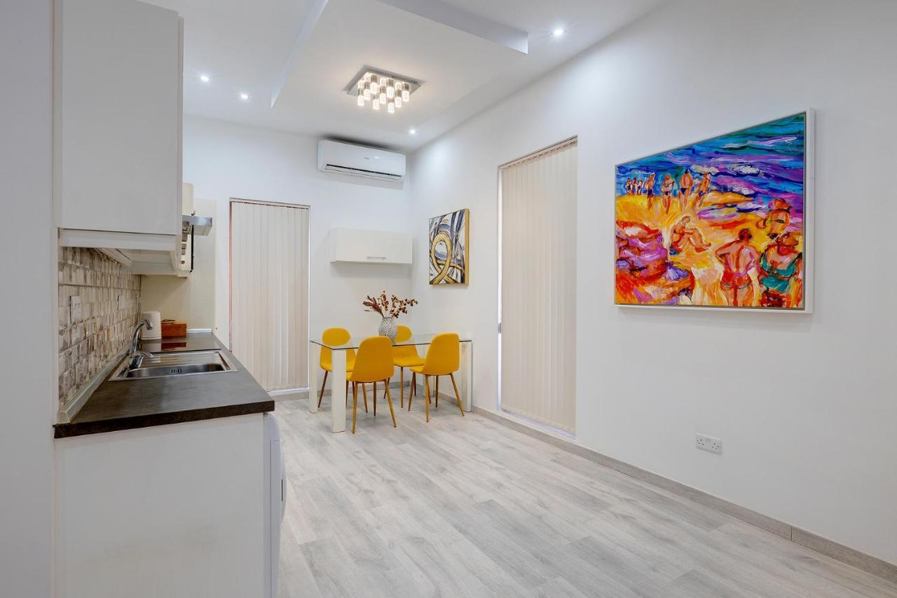 דירות Picturesque Sliema Pad Steps From The Seafront מראה חיצוני תמונה
