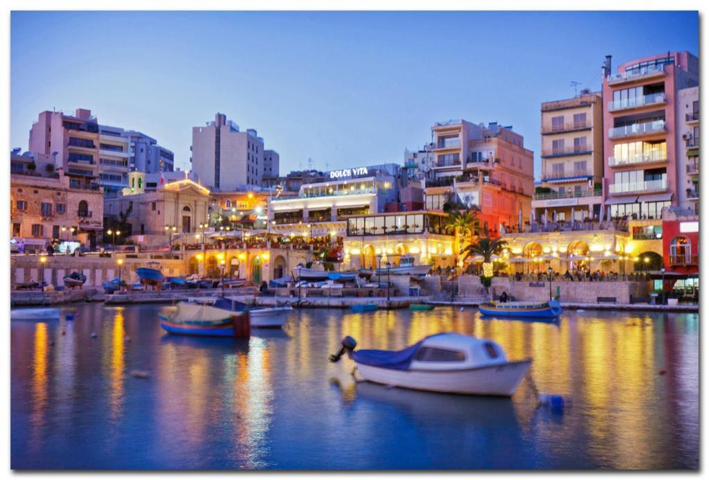 דירות Picturesque Sliema Pad Steps From The Seafront מראה חיצוני תמונה